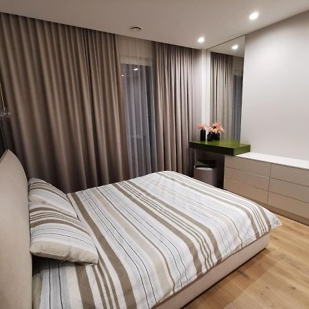 Mycasa Cbd Apartment Vilnius Bagian luar foto