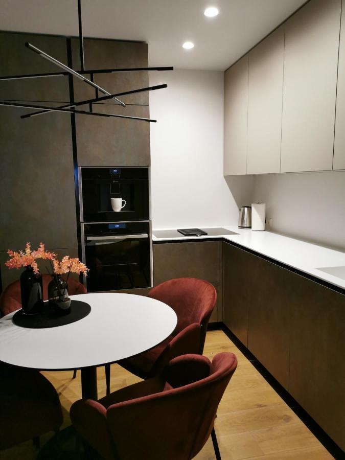 Mycasa Cbd Apartment Vilnius Bagian luar foto