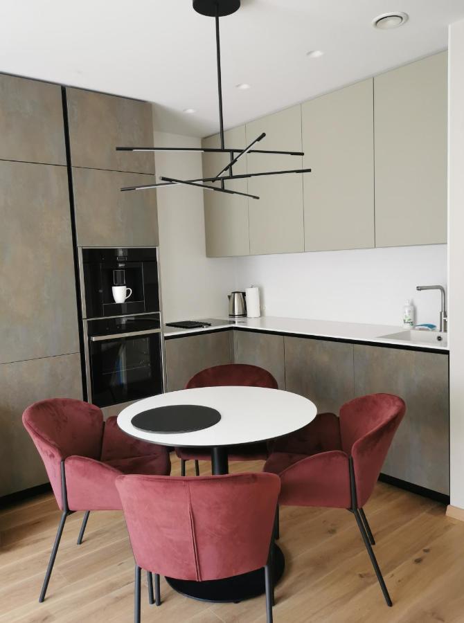 Mycasa Cbd Apartment Vilnius Bagian luar foto